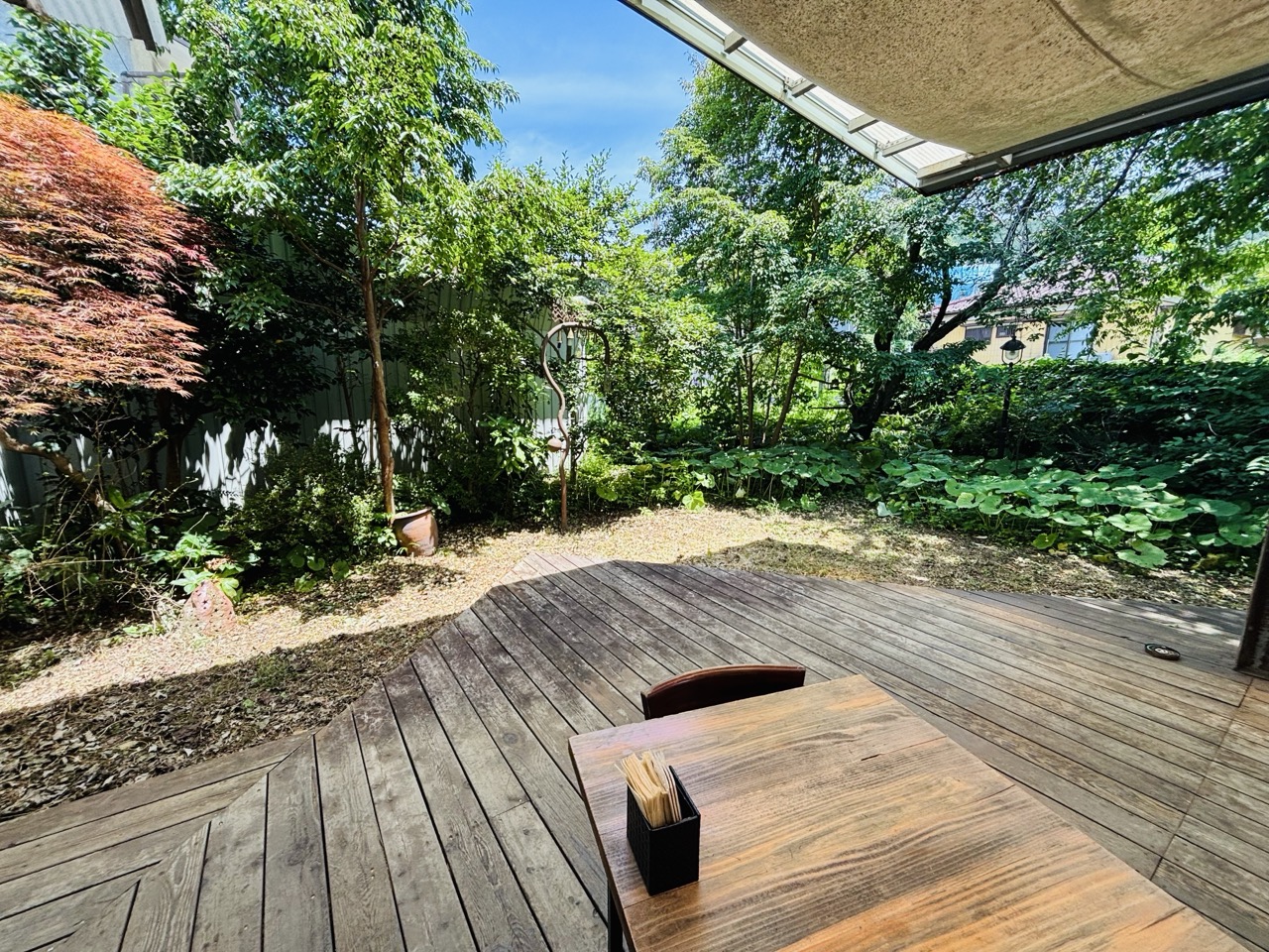 藤野のカフェレストランSHU（シュウ）のテラス席