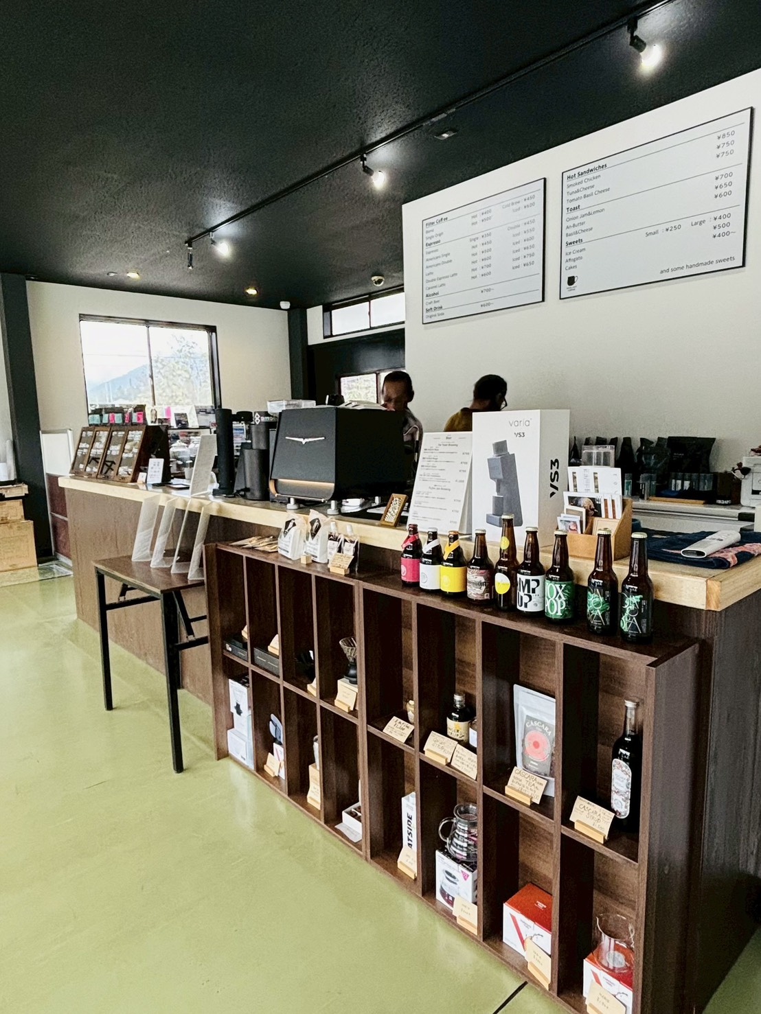 青野原のカフェ アマライトコーヒー 店内・スタンド