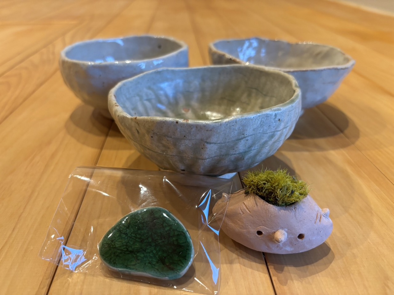手作りの器と陶器市で買った小物