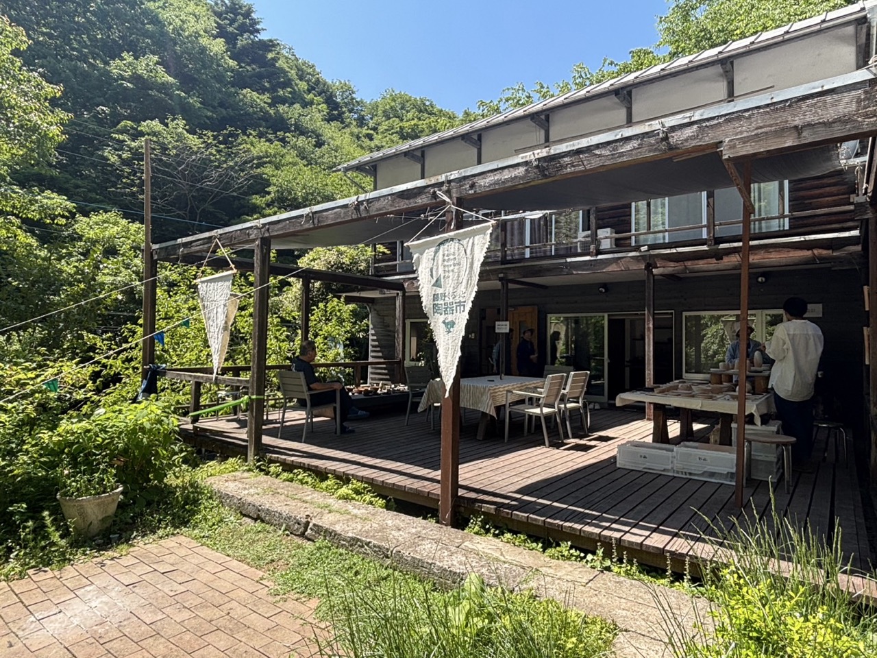 陶釉舎　陶器市　外観
